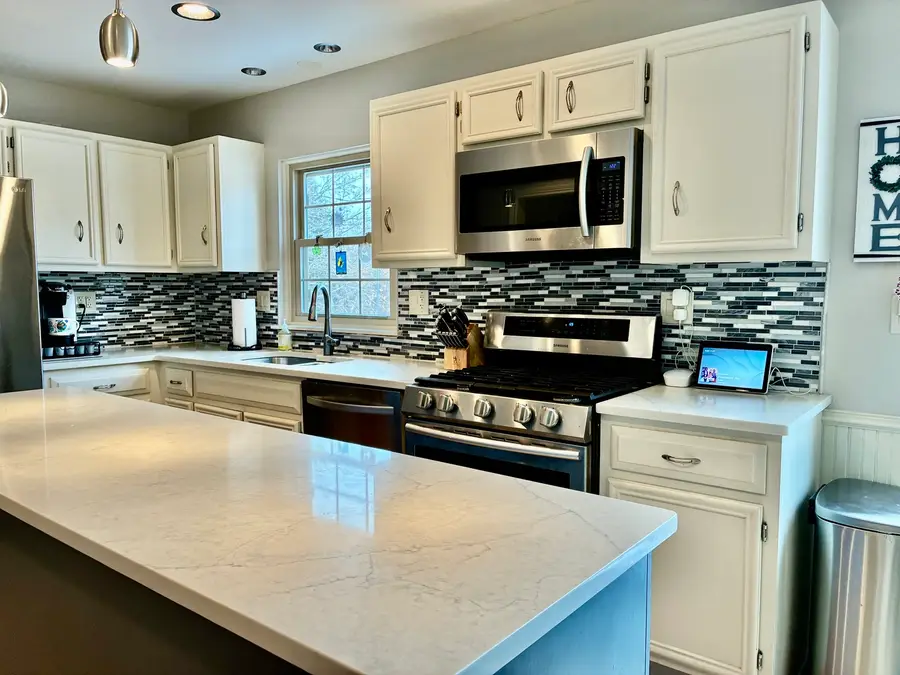 605 Dorchester Court, Naperville, IL 60565 - Image #2