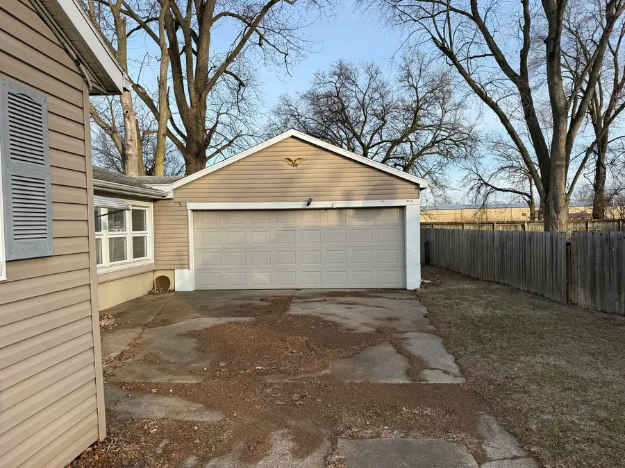 602 E Cherry Street, Watseka, IL 60970 - Image #3