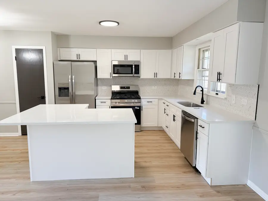 823 Bradoc Street, Chicago Heights, IL 60411 - Image #3