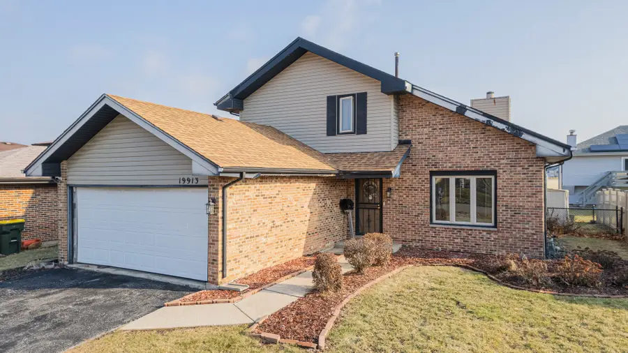 19913 Arroyo Avenue, Lynwood, IL 60411 - Image #2