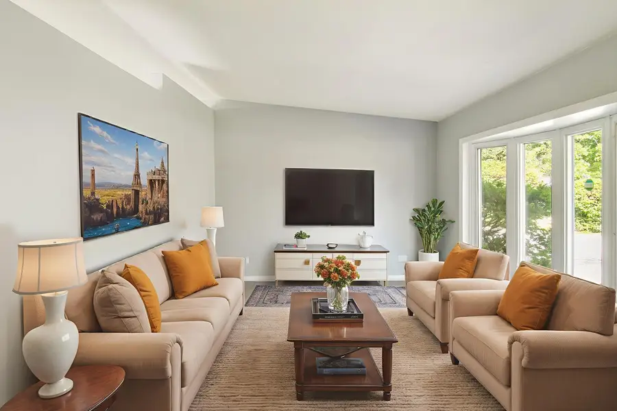 856 Notre Dame Drive, Matteson, IL 60443 - Image #2