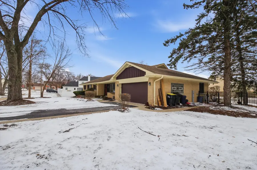 219 N Prospect Street, Roselle, IL 60172 - Image #2