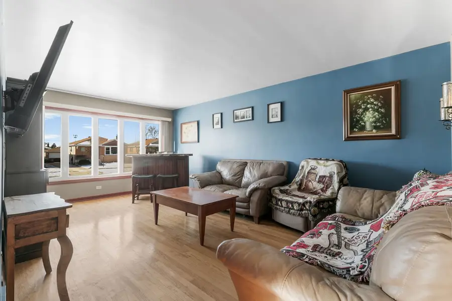 8531 S Kenton Avenue, Chicago, IL 60652 - Image #2