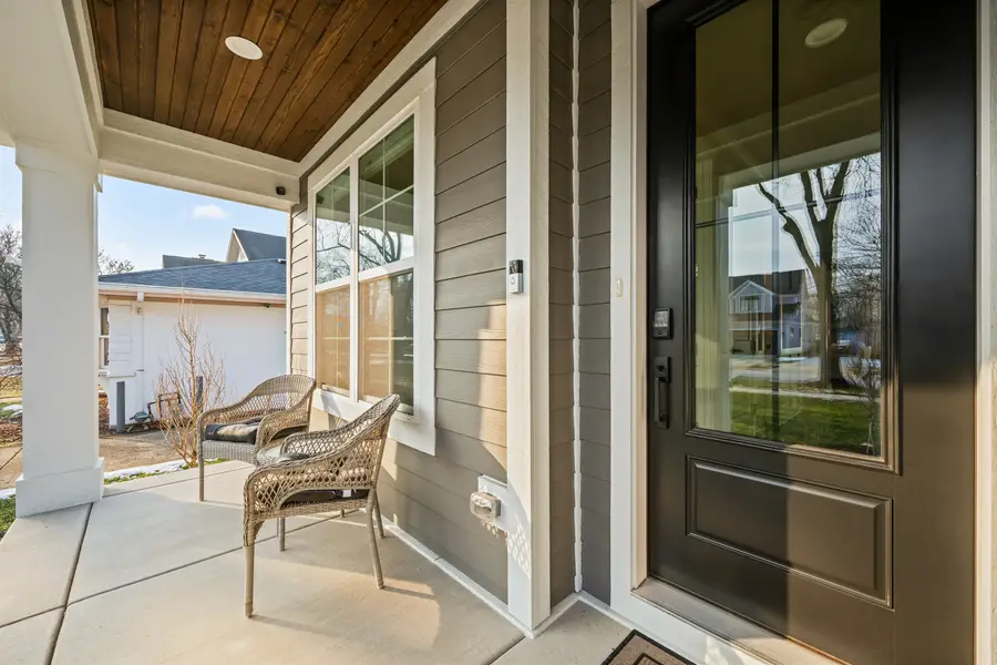 1222 N Walnut Avenue, Arlington Heights, IL 60004 - Image #2