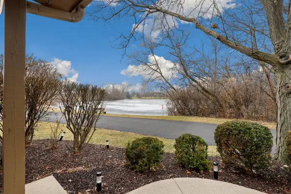 8076 Capra Trail, Darien, IL 60561