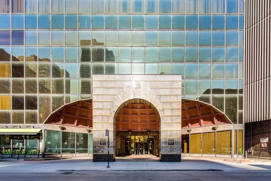 10 E Ontario Street #4801-02, Chicago, IL 60611 - Image #2