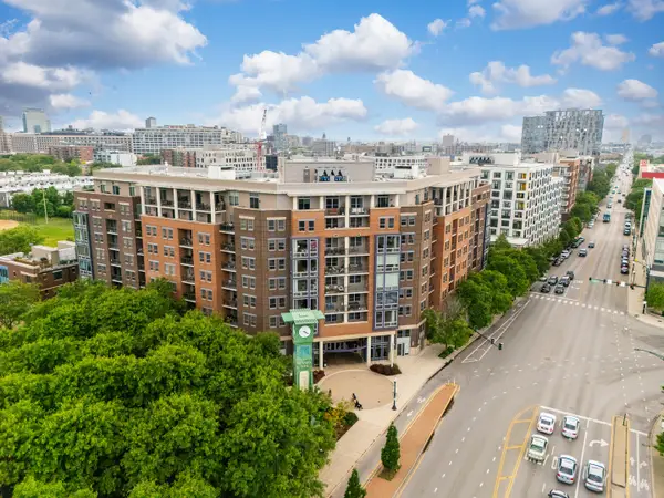 437 W Division Street #708, Chicago, IL 60610