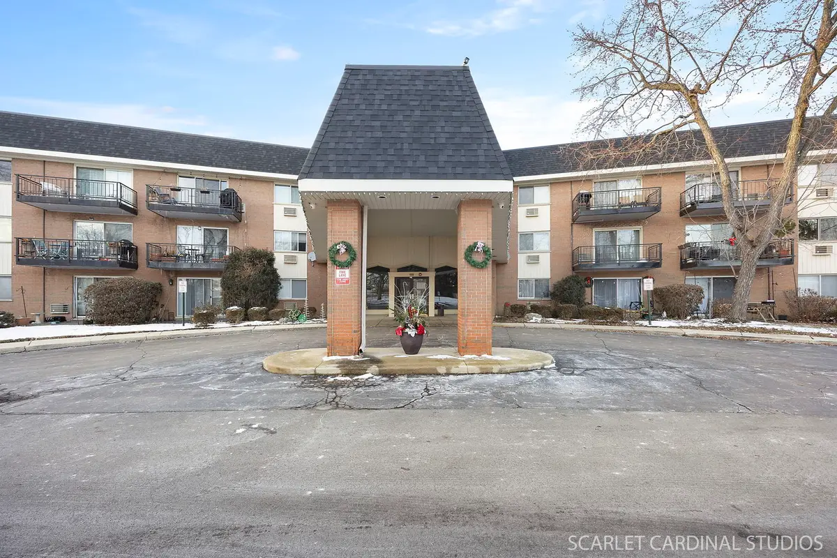 1188 Royal Glen Drive #117B, Glen Ellyn, IL 60137 - Image #1