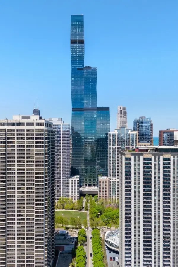 363 E Wacker Drive #6106, Chicago, IL 60601