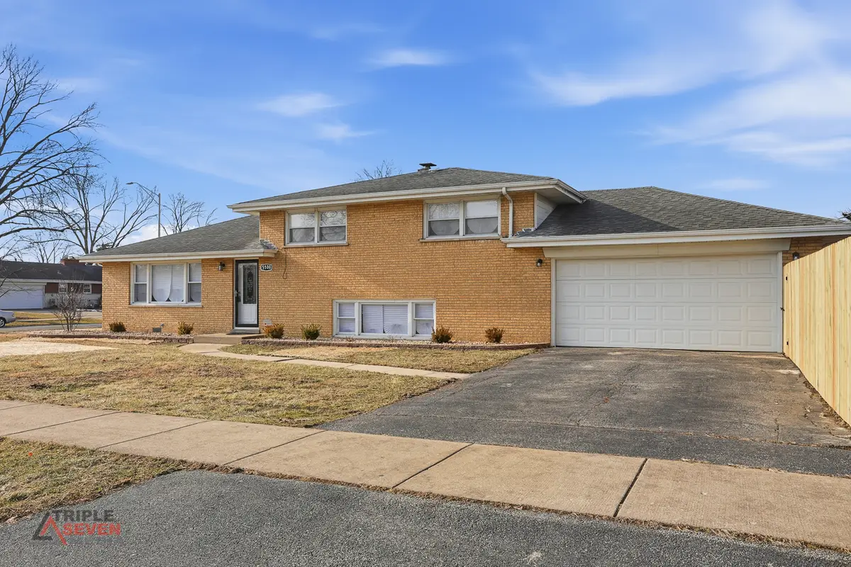 5500 W 83rd Place, Burbank, IL 60459 - Image #1
