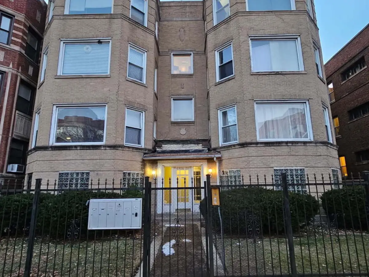 6926 S Paxton Avenue #1N, Chicago, IL 60649 - Image #1