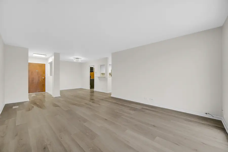 900 W Sunset Drive #405, Glenwood, IL 60425 - Image #2