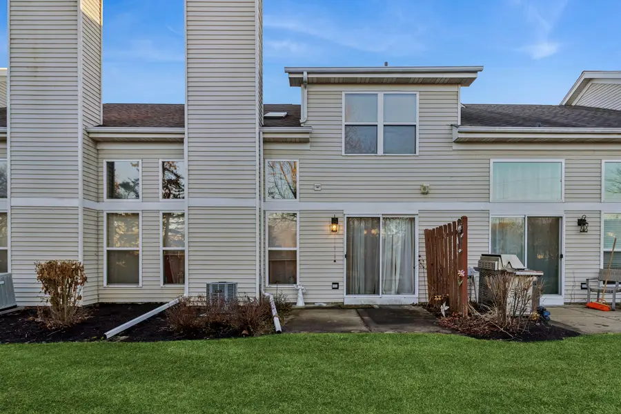 18 Peach Tree Court, Algonquin, IL 60102 - Image #2