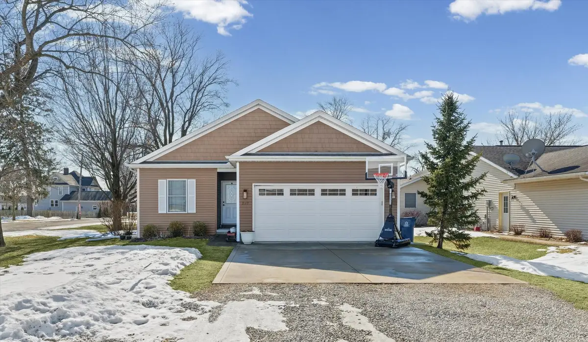 207 E School Street, Royal, IL 61871 - #1