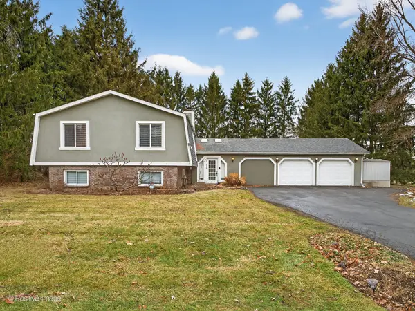 Address Withheld By Seller, St. Charles, IL 60175