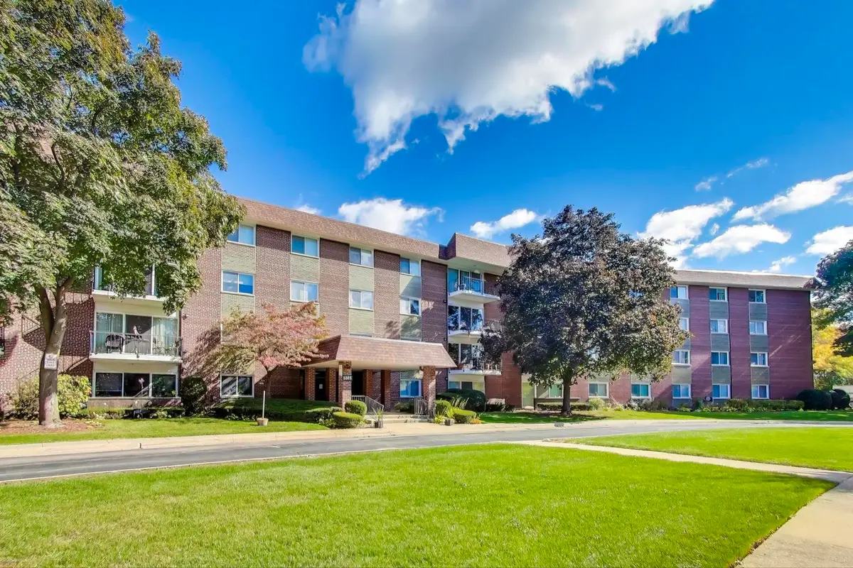 1025 S Fernandez Avenue #3B, Arlington Heights, IL 60005 - Image #1