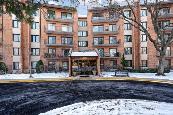 601 Lake Hinsdale Drive #112, Willowbrook, IL 60527