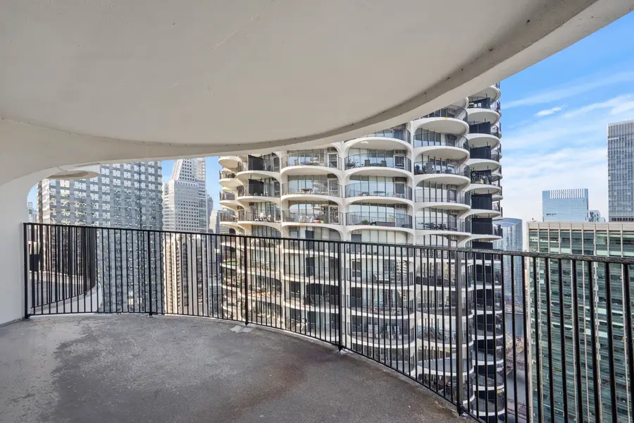 300 N State Street #5225, Chicago, IL 60654 - Image #2