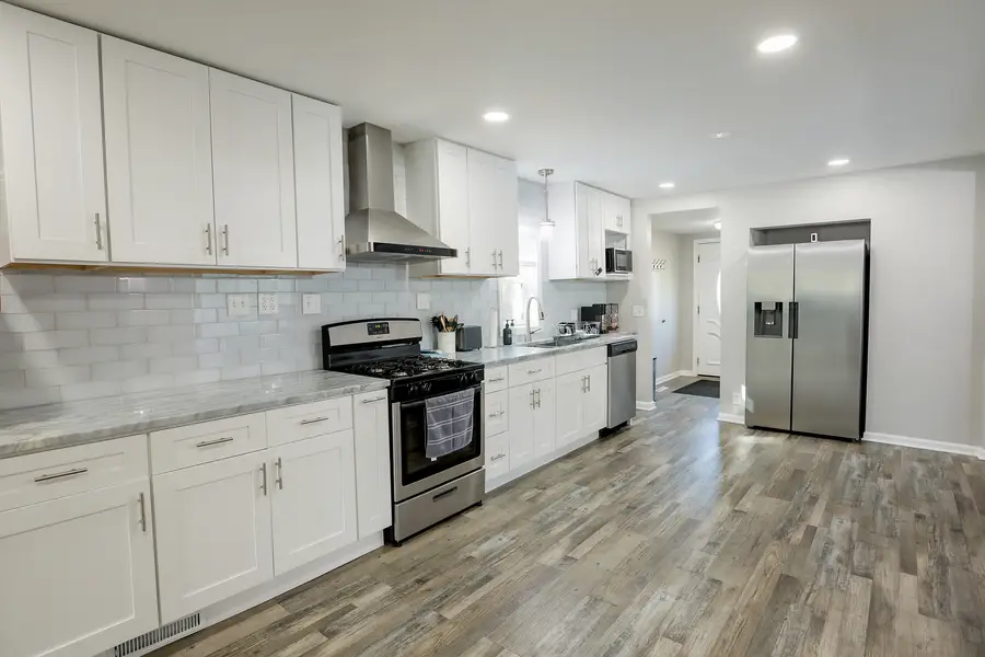 1015 N River Road, McHenry, IL 60051 - Image #3