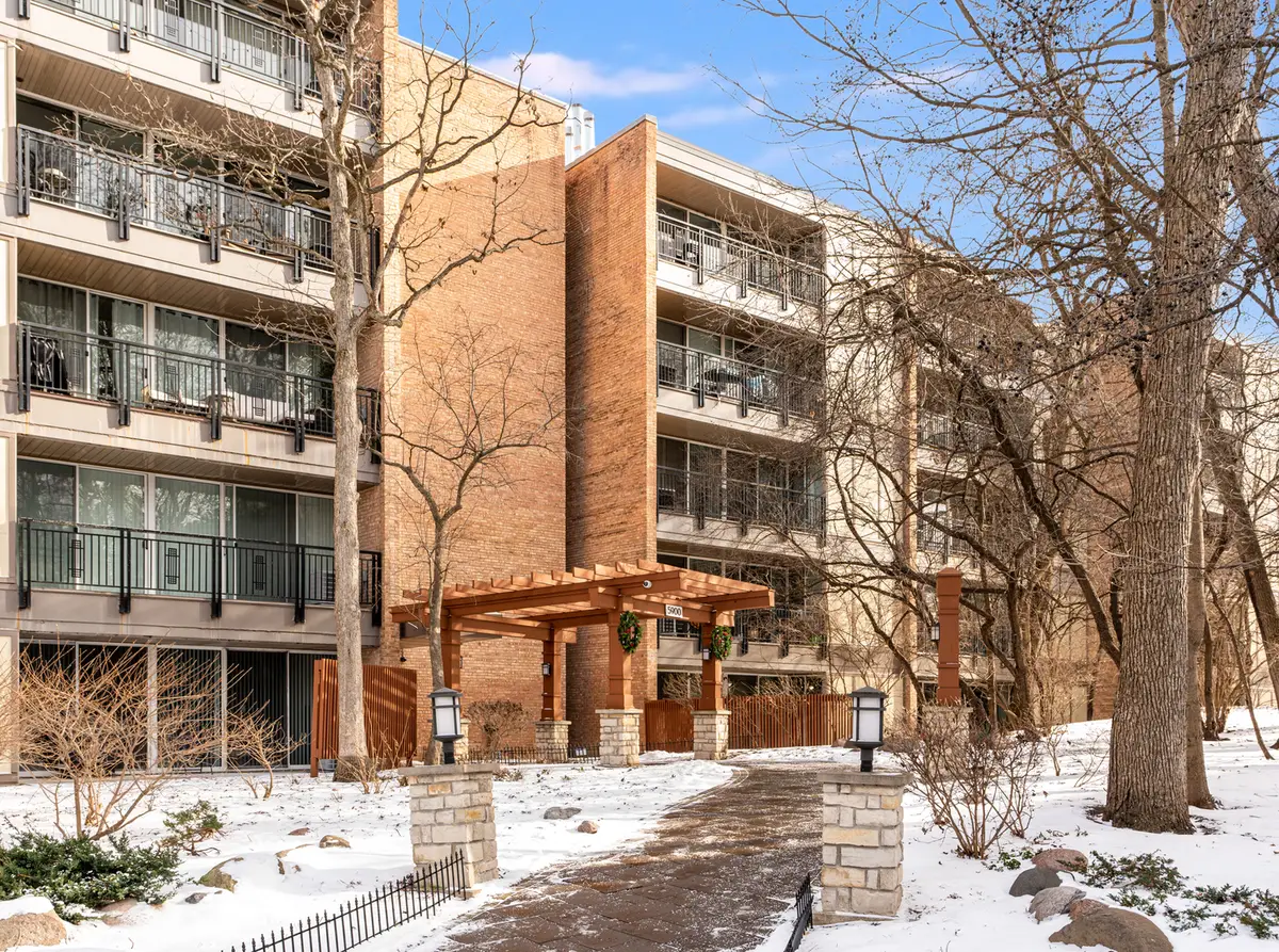 5900 Oakwood Drive #1E, Lisle, IL 60532 - Image #1