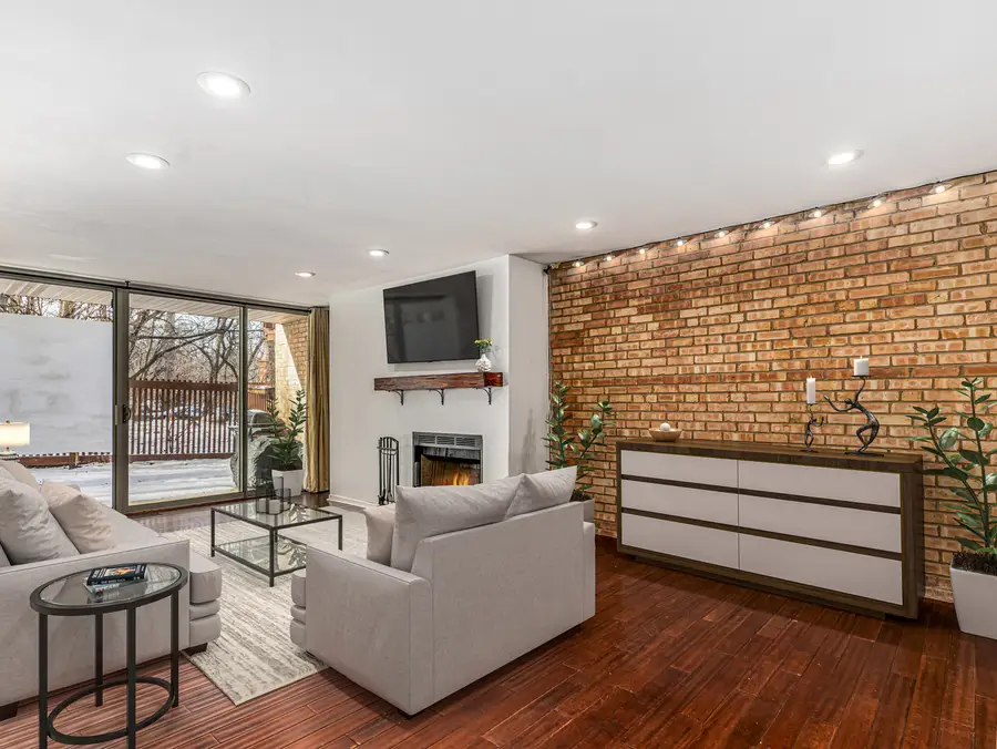 5900 Oakwood Drive #1E, Lisle, IL 60532 - Image #2