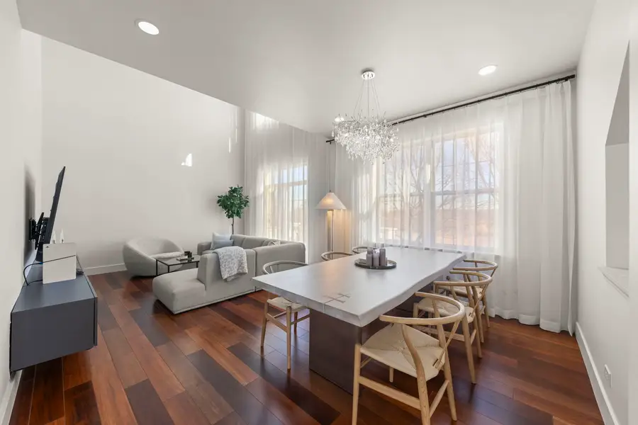 1081 Bartholdi Court, Carol Stream, IL 60188 - Image #2