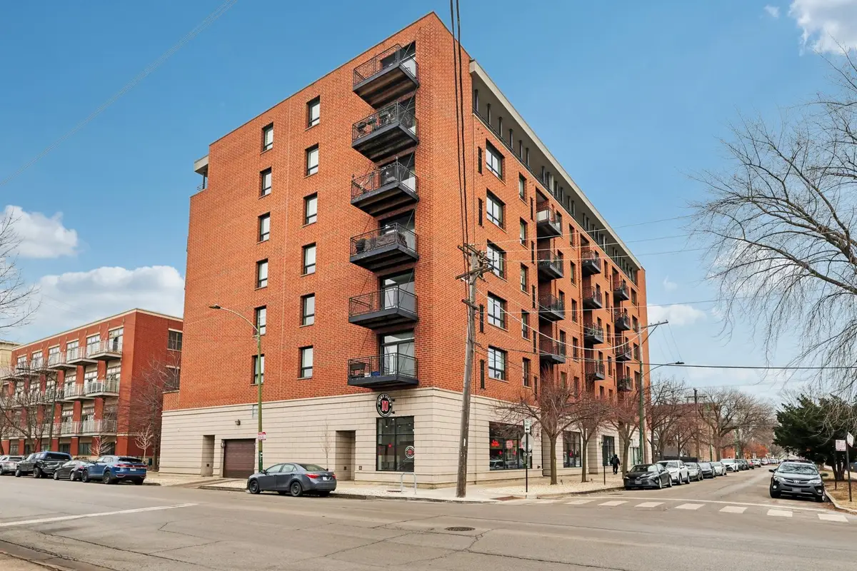 974 W 35th Place #302, Chicago, IL 60609 - Image #1
