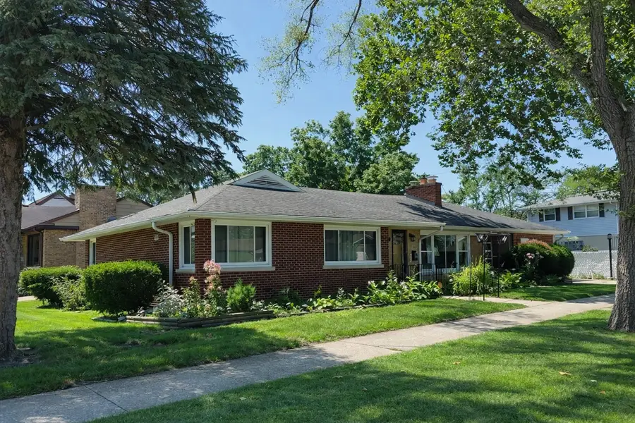 2102 Norfolk Avenue, Westchester, IL 60154 - Image #2