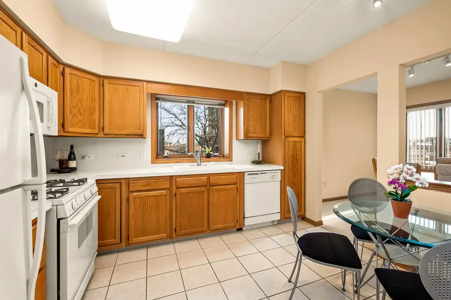 5005 Warren Street W #207, Skokie, IL 60077 - Image #2