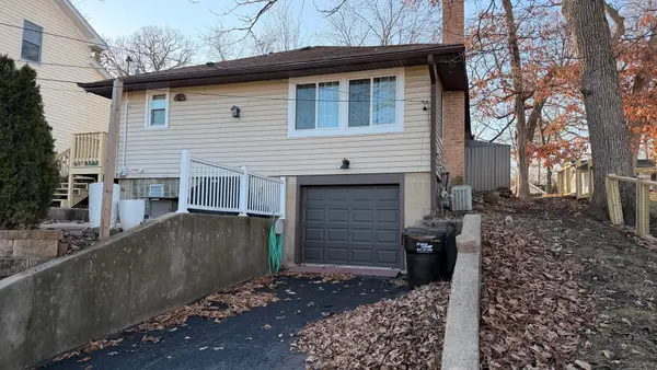 28048 N Hickory Lane, Wauconda, IL 60084