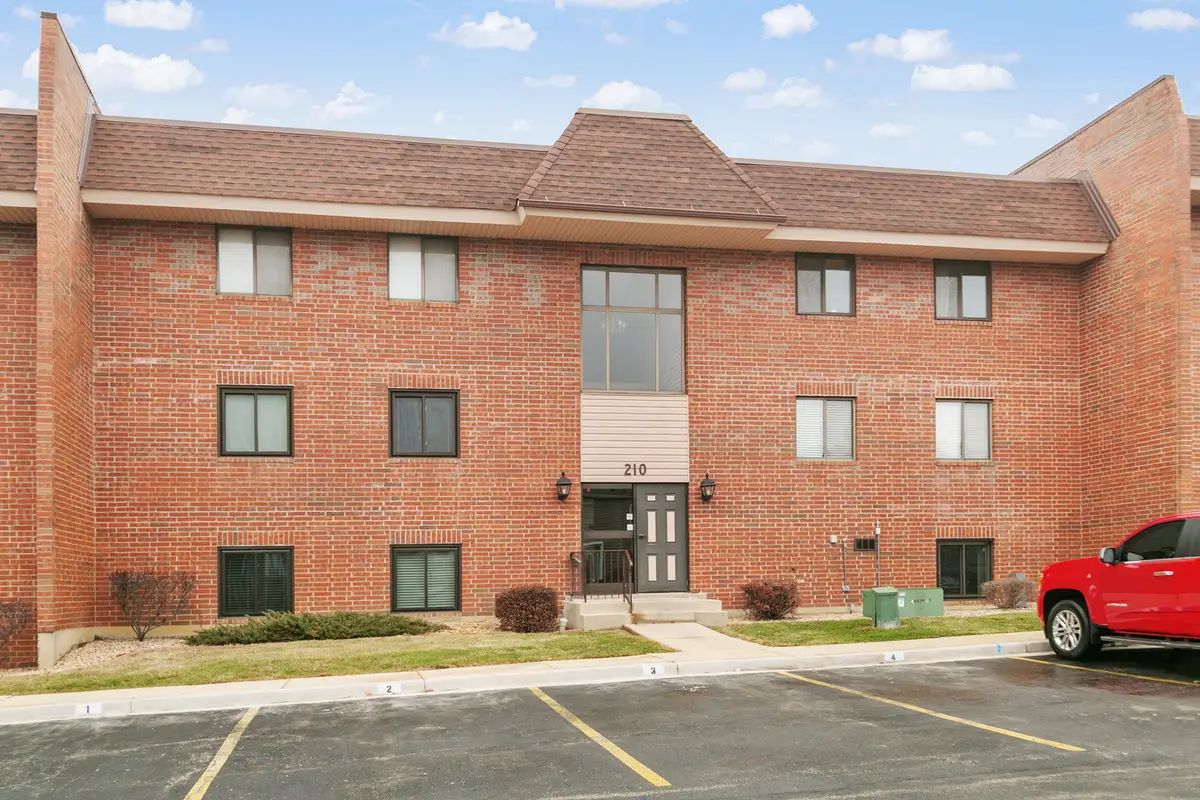 210 E Fountainview Lane #3A, Lombard, IL 60148 - Image #1