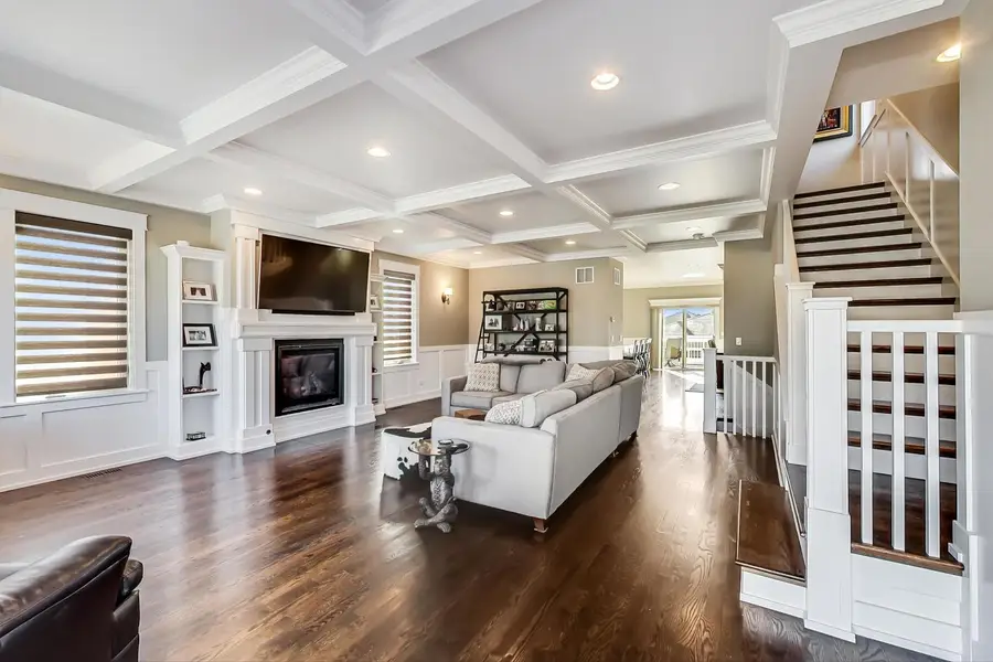 6555 N Oxford Avenue, Chicago, IL 60631 - Image #2