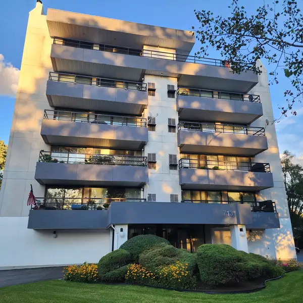 7131 N Caldwell Avenue #4S, Chicago, IL 60646