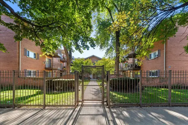 1537 W Farwell Avenue #1N, Chicago, IL 60626