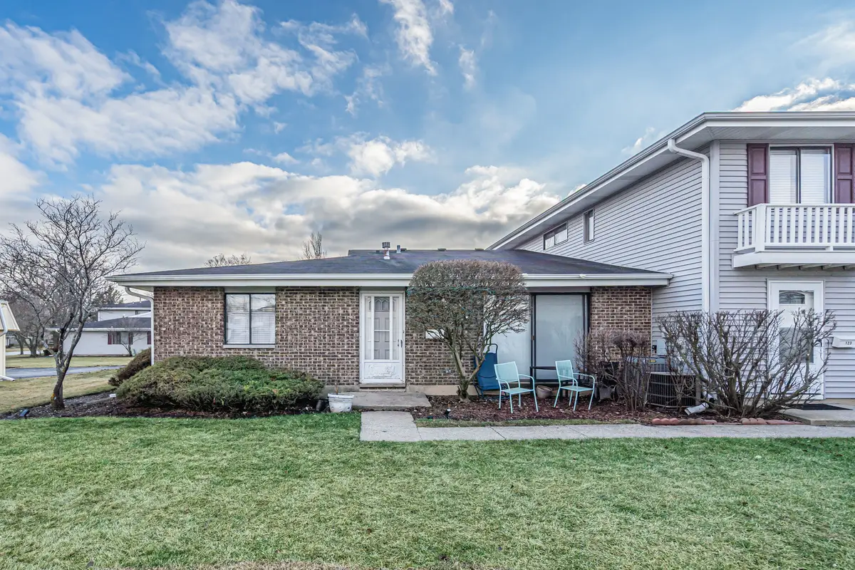 125 Millbrook Lane #125, Schaumburg, IL 60193 - Image #1