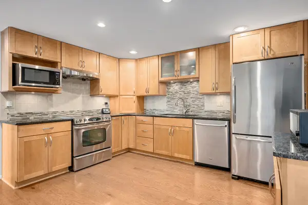 2000 Saint Regis Drive #6B, Lombard, IL 60148