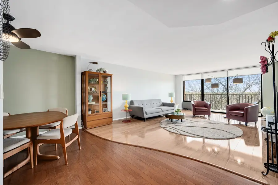 2000 Saint Regis Drive #6B, Lombard, IL 60148 - Image #2