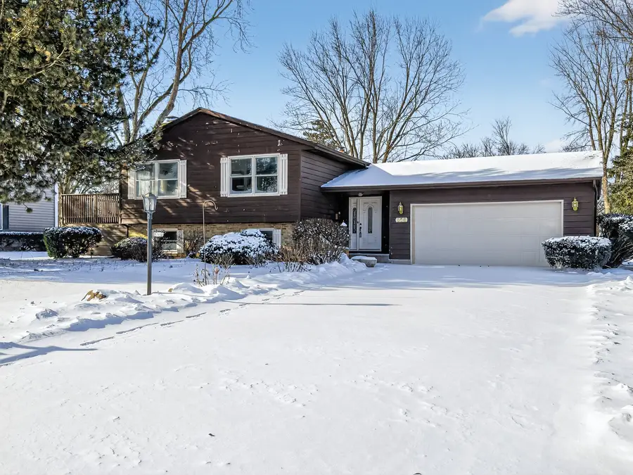 308 Rustic Lane, Algonquin, IL 60102 - Image #2