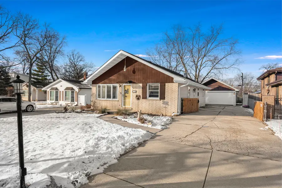 138 N Elmwood Avenue, Wood Dale, IL 60191 - Image #2