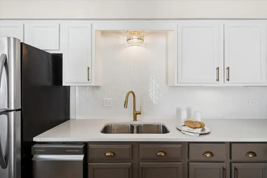 501 Carlysle Drive #7, Clarendon Hills, IL 60514 - Image #3