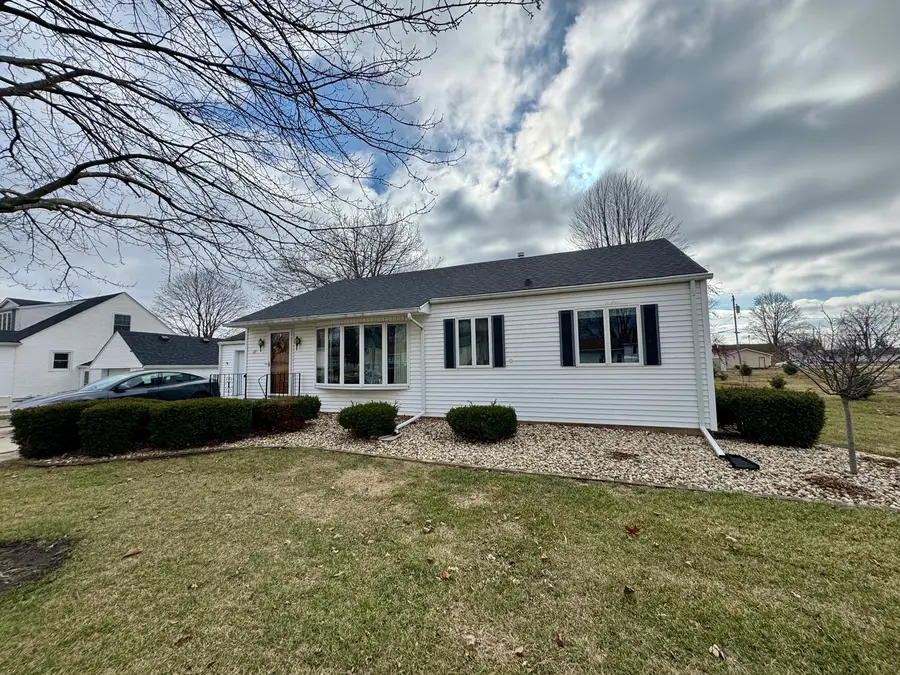 113 W 3rd Street, Wyanet, IL 61379 - Image #2