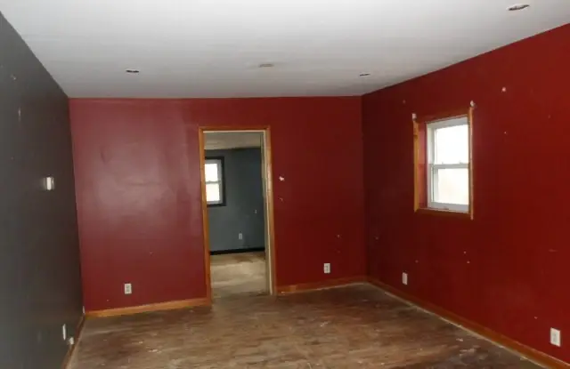 120 S Lake Avenue, Vandalia, IL 62471 - Image #2