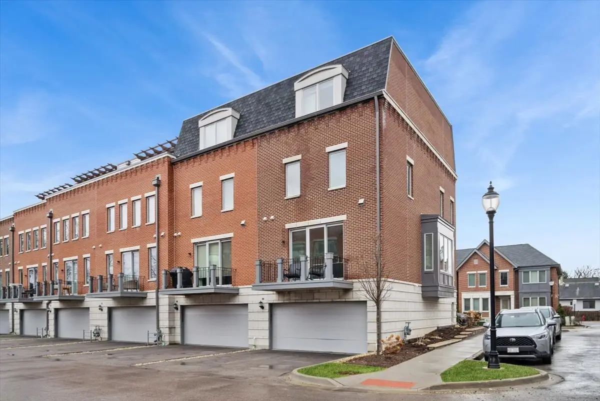 1251 Gateway Court, Northbrook, IL 60062 - Image #1