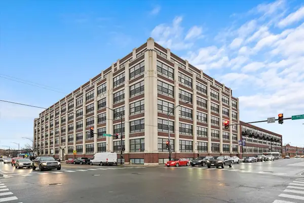 3963 W Belmont Avenue W #202, Chicago, IL 60618