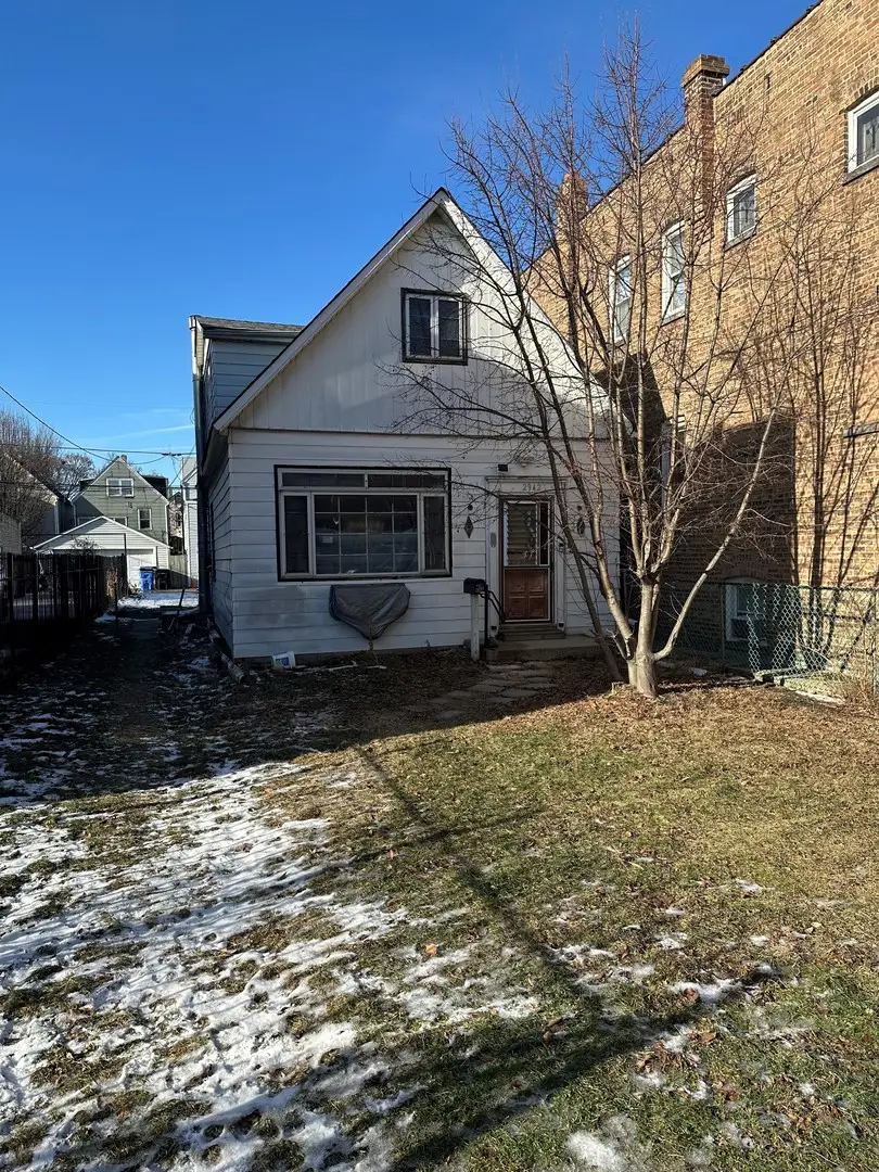 2942 N Gresham Avenue, Chicago, IL 60618 - Image #2