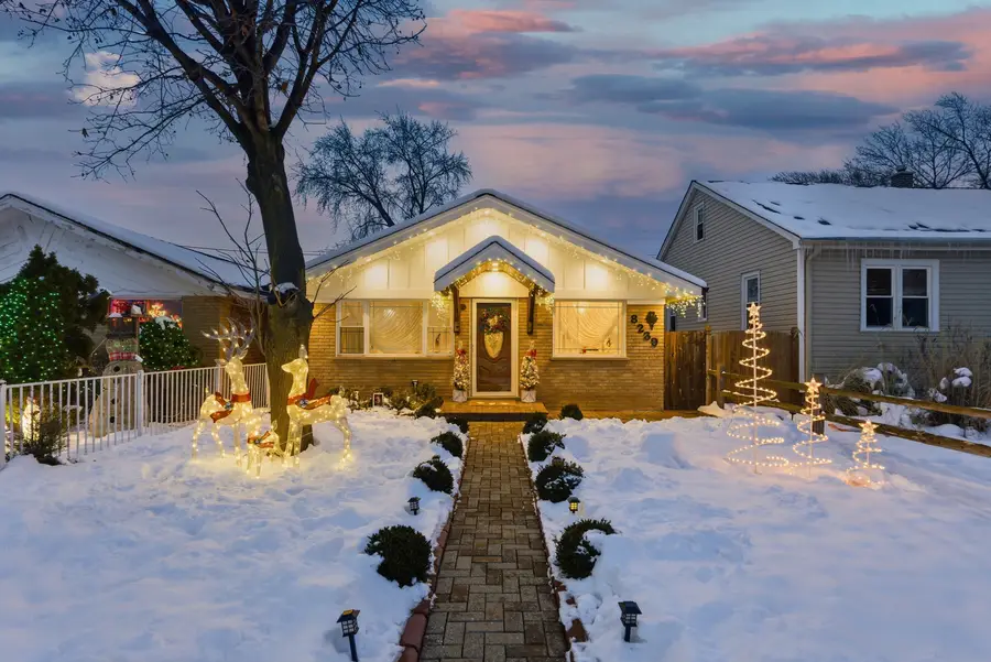 8239 Sayre Avenue, Burbank, IL 60459 - #2