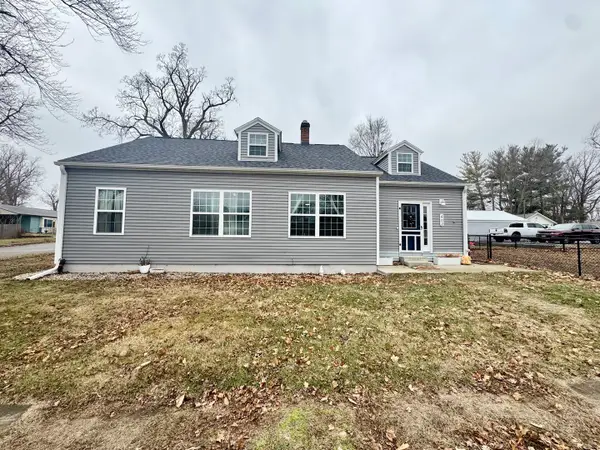 402 N Center Street, Colfax, IL 61728