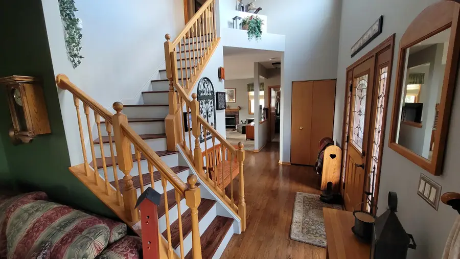 5716 Breezeland Road, Carpentersville, IL 60110 - Image #2