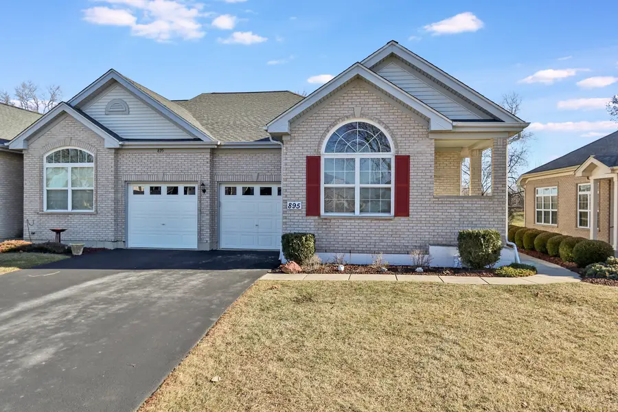 895 Eineke Boulevard, Algonquin, IL 60102 - Image #2