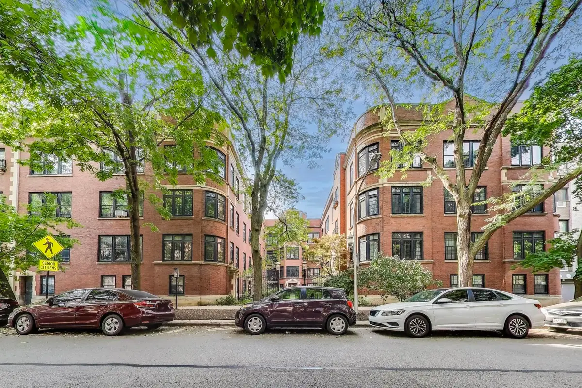 2918 N Pine Grove Avenue #3, Chicago, IL 60657 - Image #1
